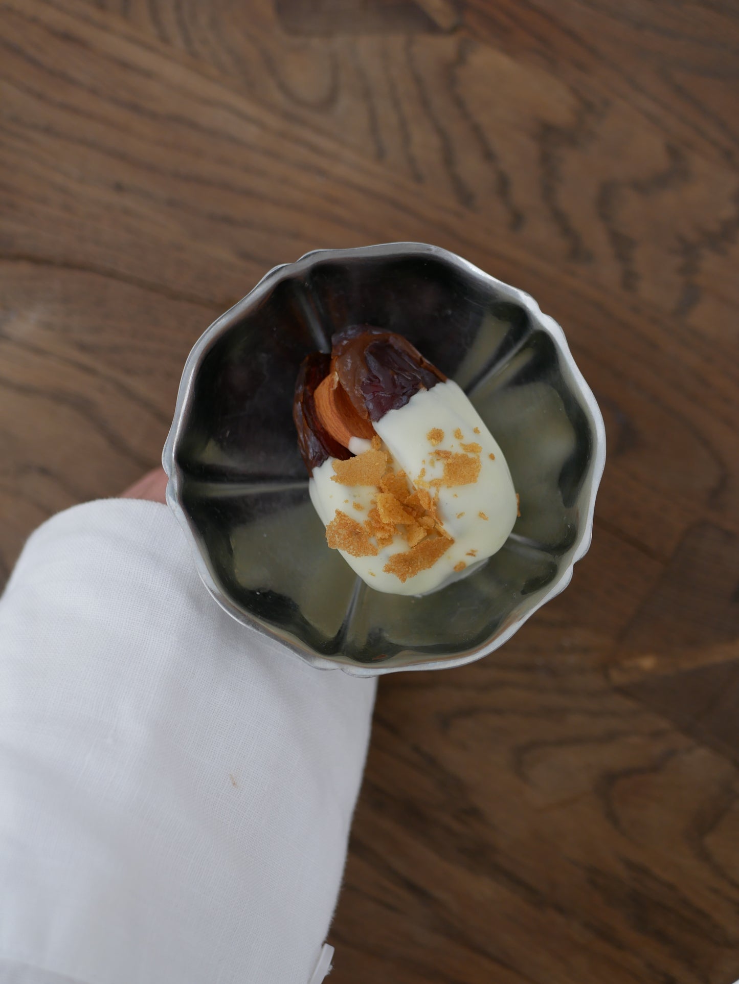 Фінік з мигдалем